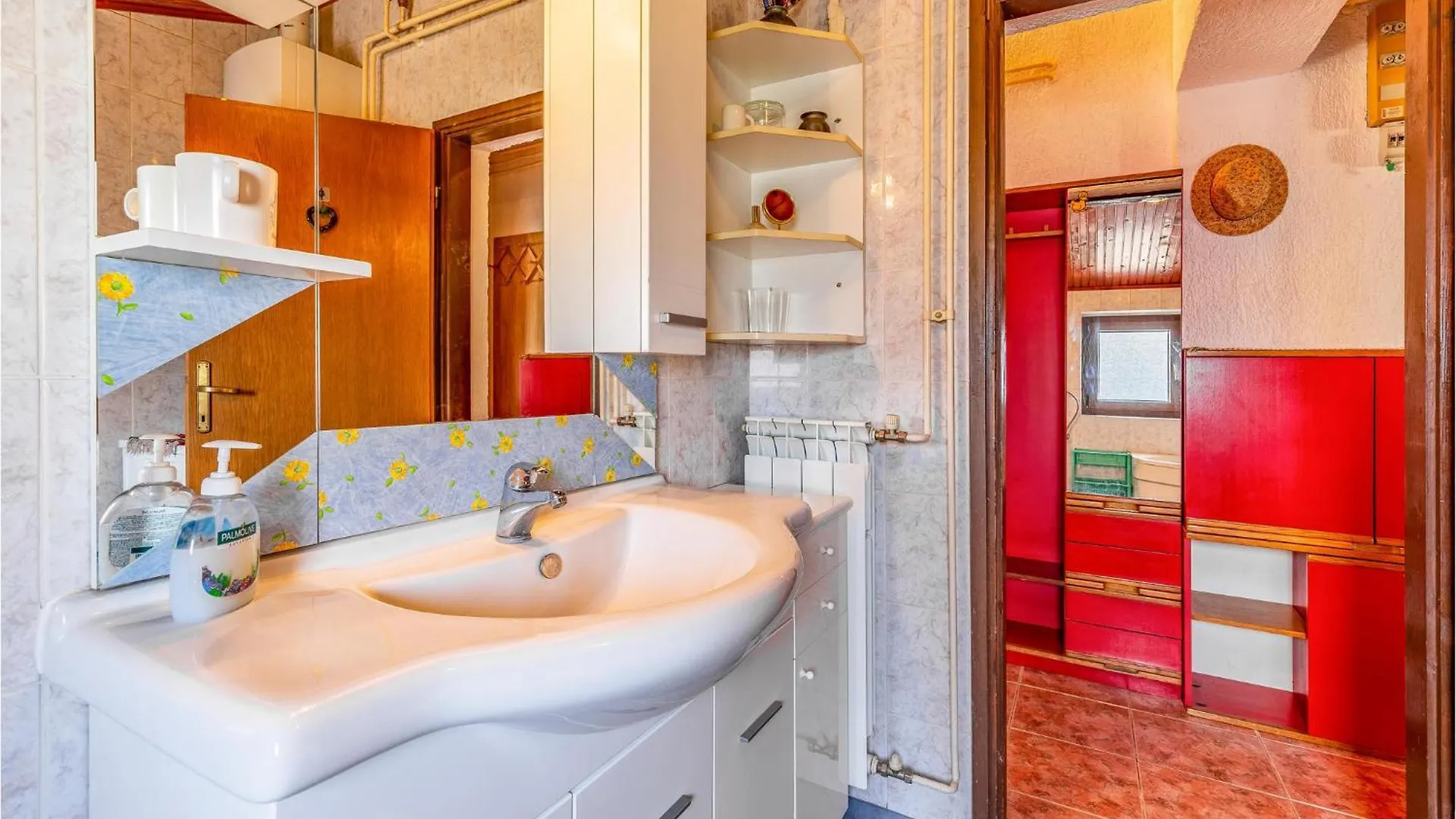 Lovely Apartment In Pula With Wifi 0*,