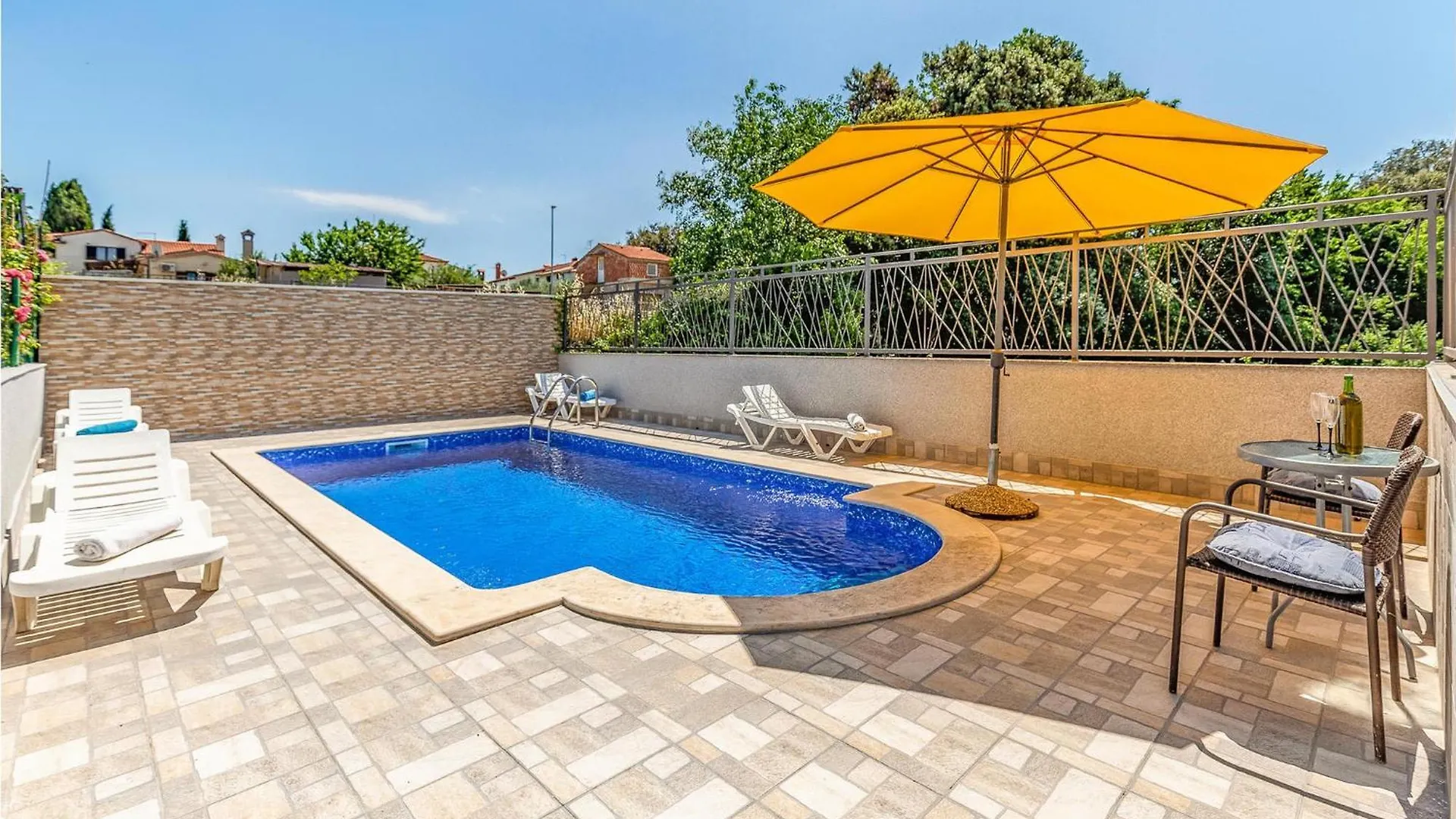 Lovely Apartment In Pula With Wifi